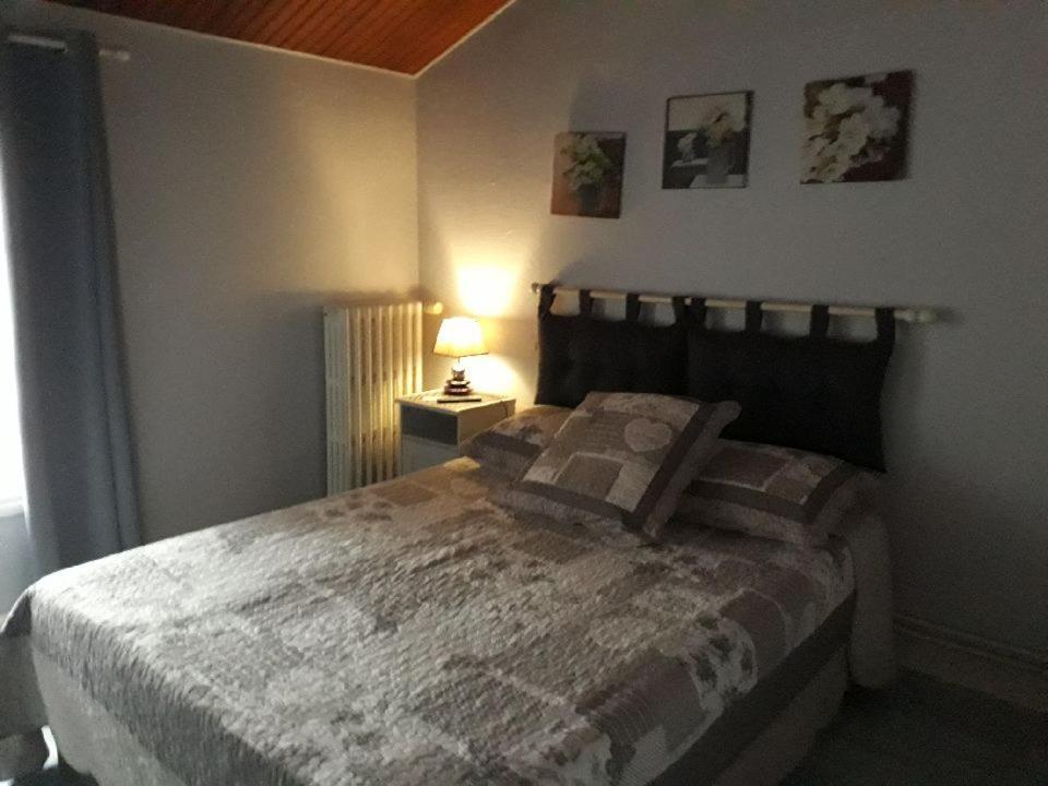 La Petite Auberge Chatelraould-Saint-Louvent Eksteriør billede