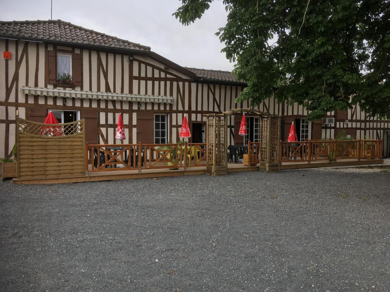 La Petite Auberge Chatelraould-Saint-Louvent Eksteriør billede